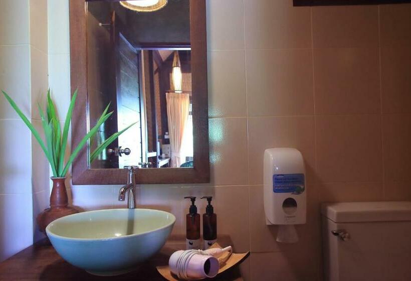 キャビン, Azalea Village