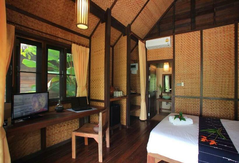 キャビン, Azalea Village