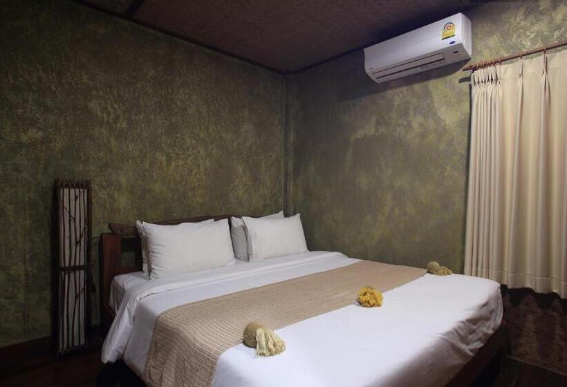 침실 2개 주택, Azalea Village