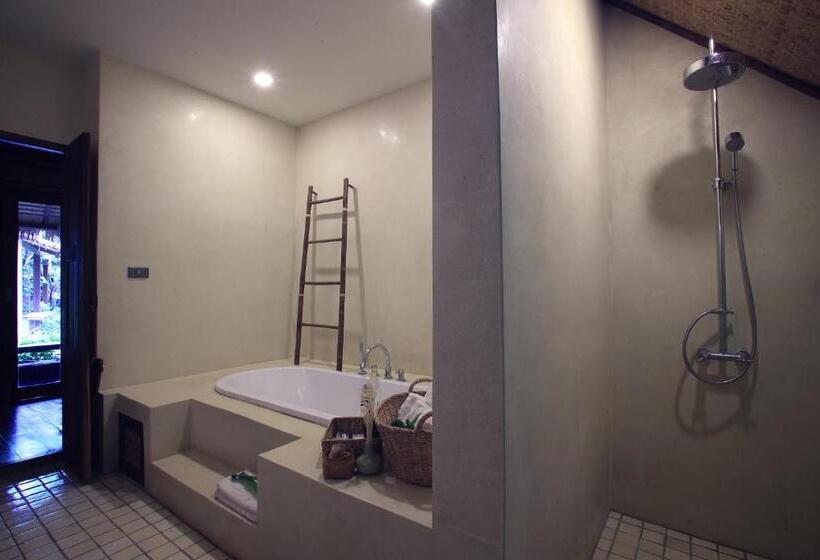 ２ベッドルームハウス, Azalea Village