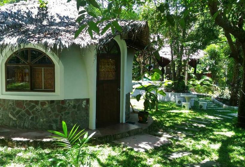 بنجلو قياسى مطلّ علي الحديقة, Flower Power Farm Village