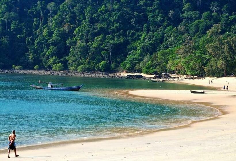 بنجلو قياسى مطلّ علي الحديقة, Flower Power Farm Village