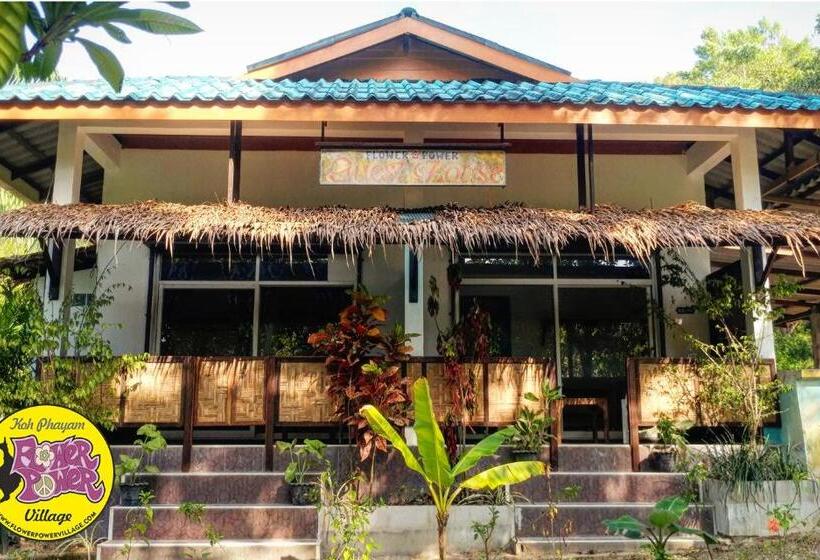 غرفة قياسية سرير كينج, Flower Power Farm Village