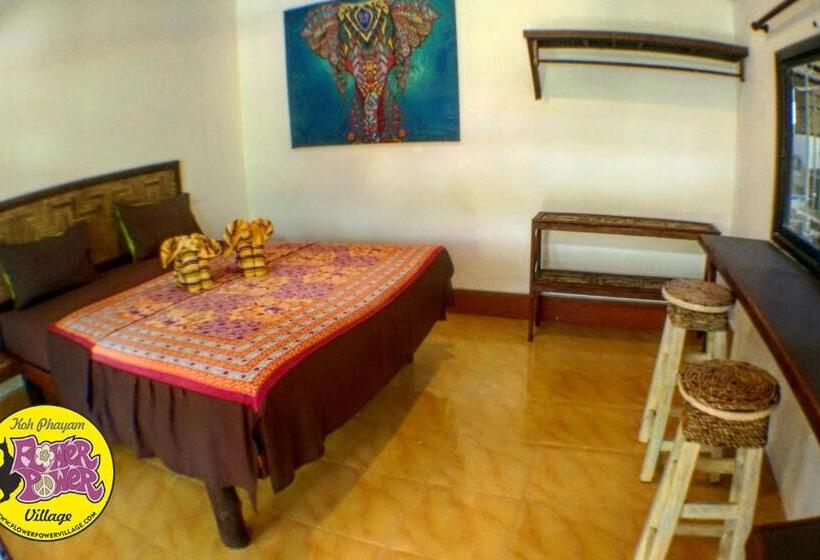 غرفة قياسية سرير كينج, Flower Power Farm Village