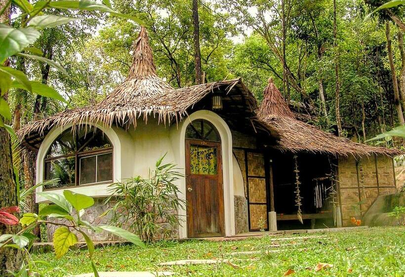 بنجلو قياسى مطلّ علي الحديقة, Flower Power Farm Village