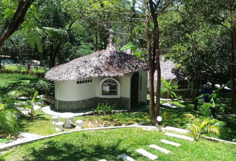 بنجلو قياسى مطلّ علي الحديقة, Flower Power Farm Village