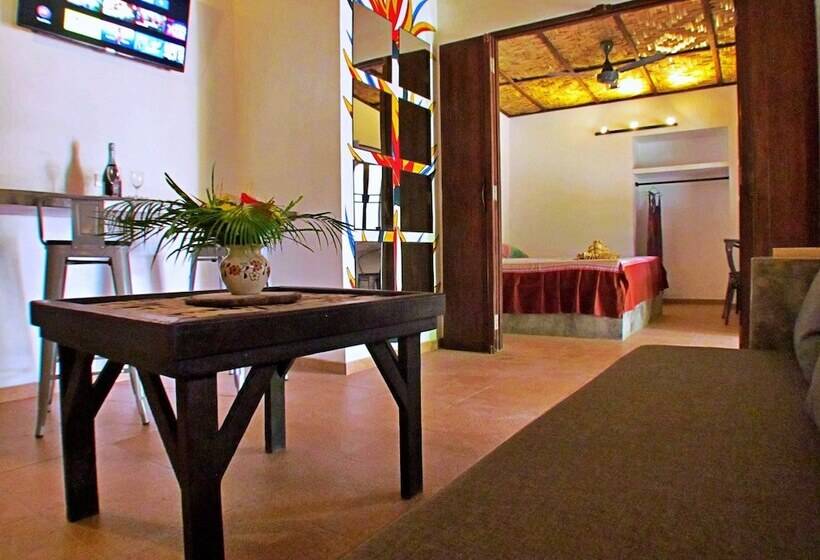 ‫فيلا غرفة نوم واحدة, Flower Power Farm Village