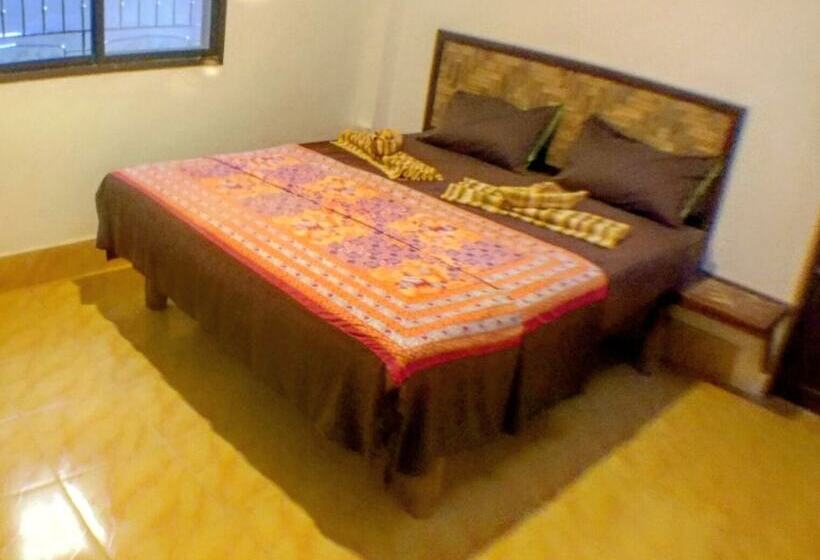 غرفة بريميوم, Flower Power Farm Village