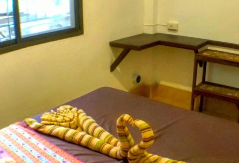 غرفة بريميوم, Flower Power Farm Village