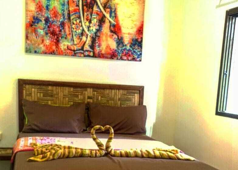 غرفة بريميوم, Flower Power Farm Village