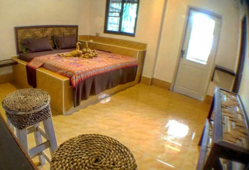 غرفة تنفيذية, Flower Power Farm Village