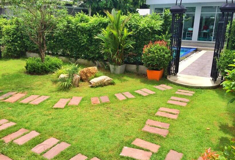 Номер Deluxe с Балконом, Villa Navin