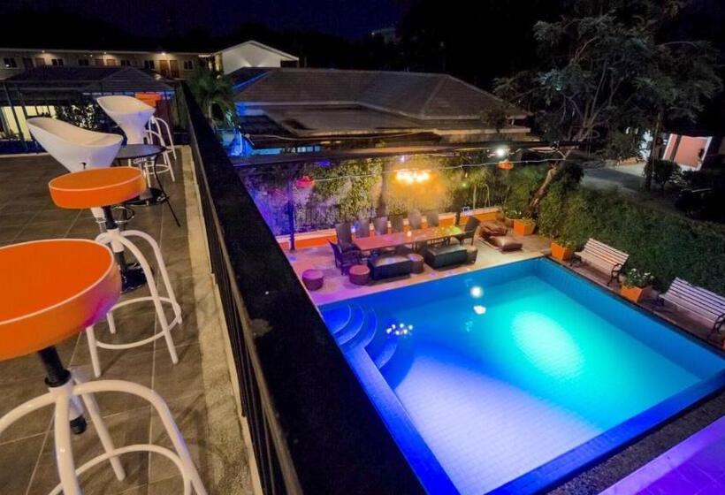 Вилла с 1 спальней и бассейном, Villa Navin