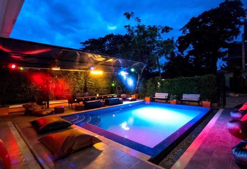 Вилла с 1 спальней и бассейном, Villa Navin