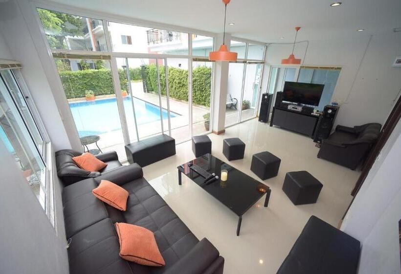 Вилла с 1 спальней и бассейном, Villa Navin