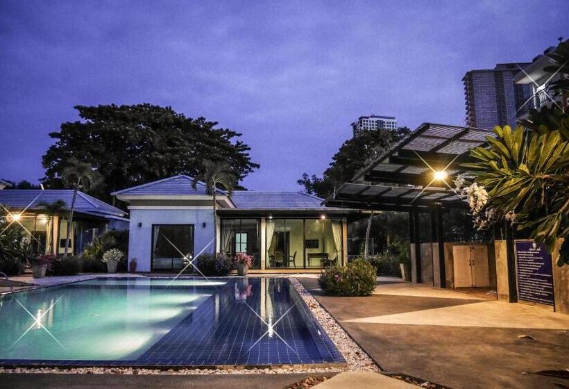 Вилла Deluxe 3 Спальни, Villa Navin