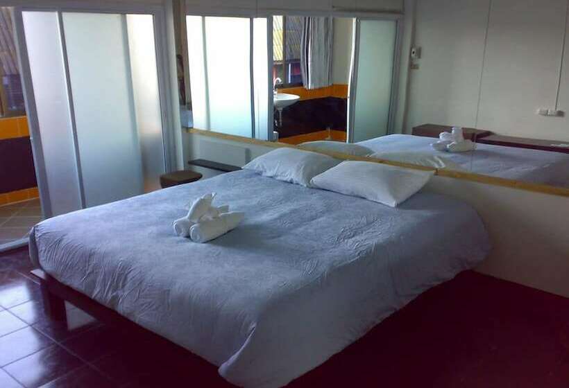 豪华房间, Moon House At Clock Tower