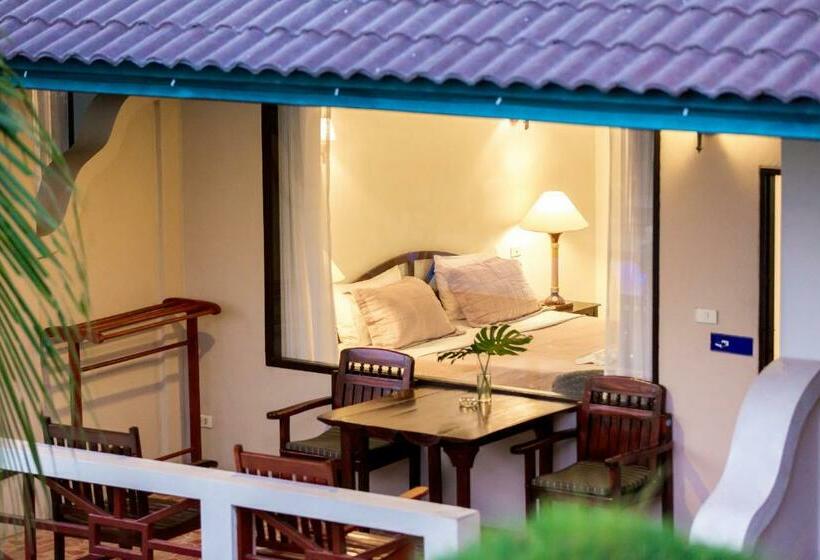 غرفة قياسية مطلّة علي حمام السباحة, Aumpai Luxury