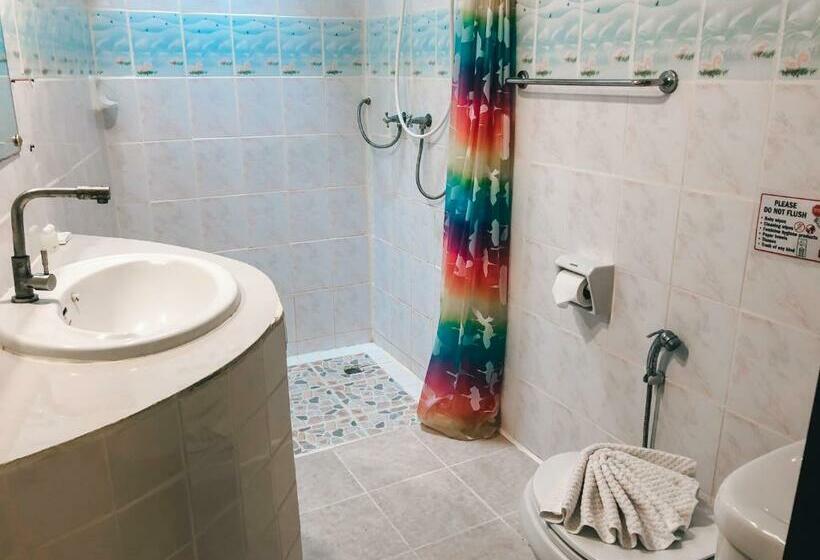 غرفة إقتصادية, Aumpai Luxury