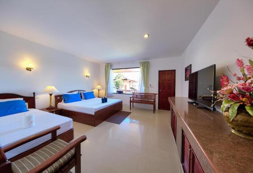 غرفة قياسية ثلاثية مطلة علي حمام السباحة, Aumpai Luxury