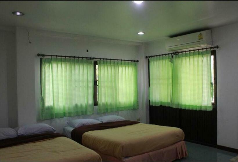 패밀리 룸, Jitrawadee