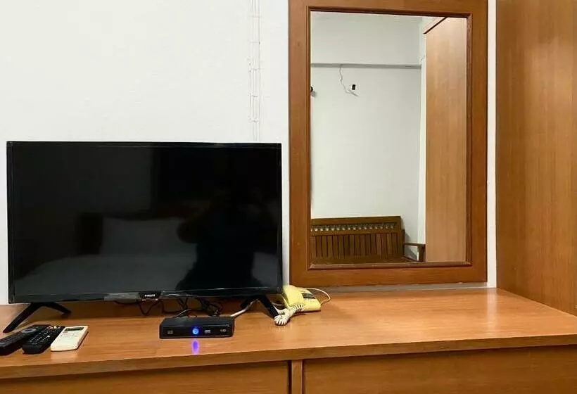Quarto Deluxe, Jitrawadee