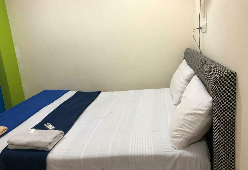 Quarto Economy, Paris In Bangkok