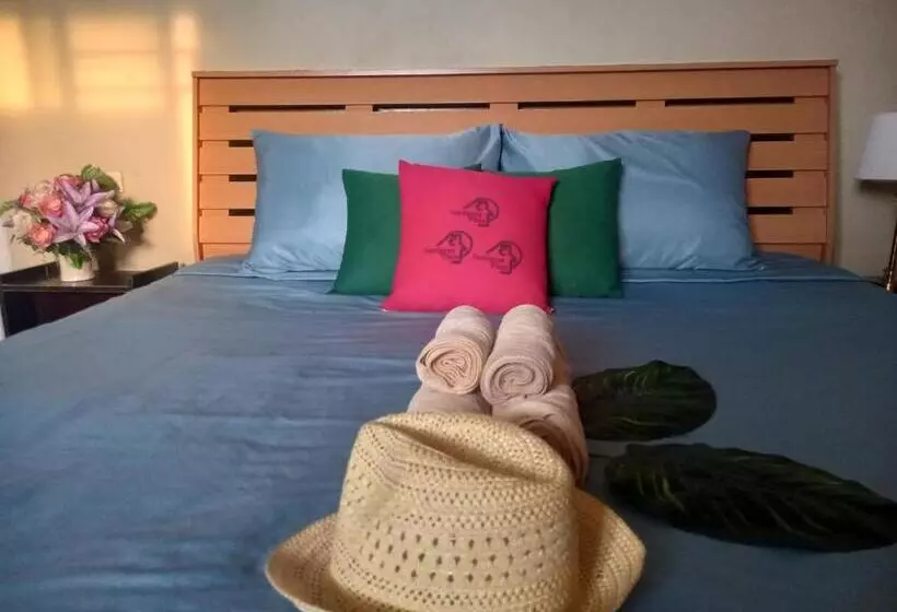 مجموعه ویستا شهر, Santipran Place
