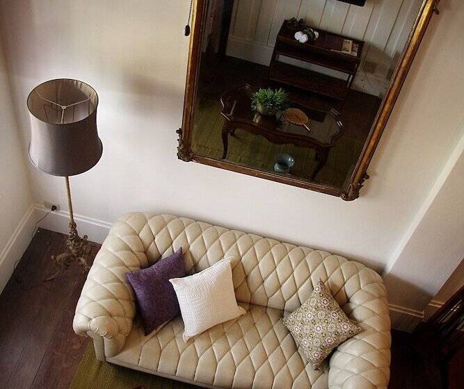 اتاق سوپریور, The Bhuthorn Bed And Breakfast
