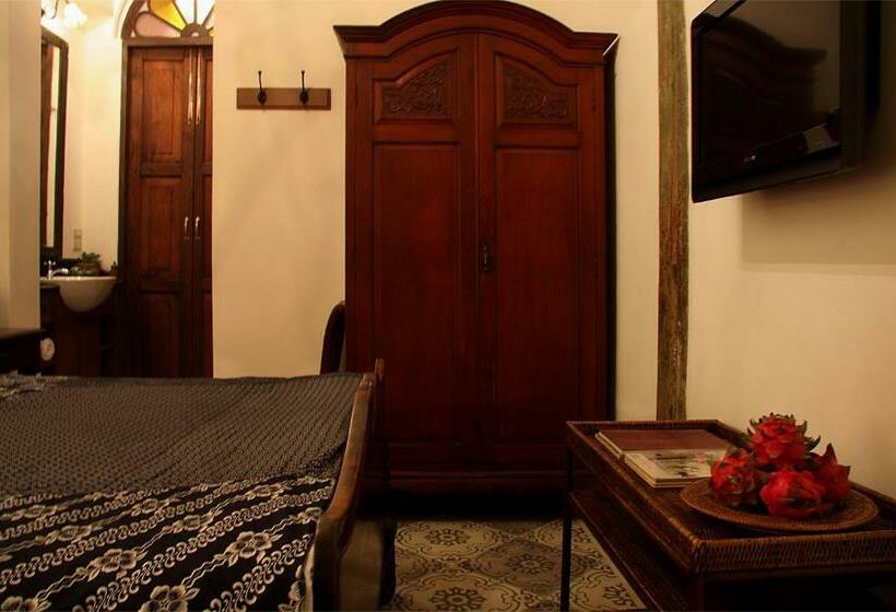 اتاق استاندارد, The Bhuthorn Bed And Breakfast