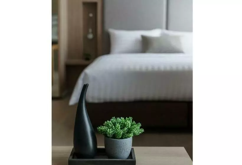 スタンダードスタジオ, Madera Residence Sriracha