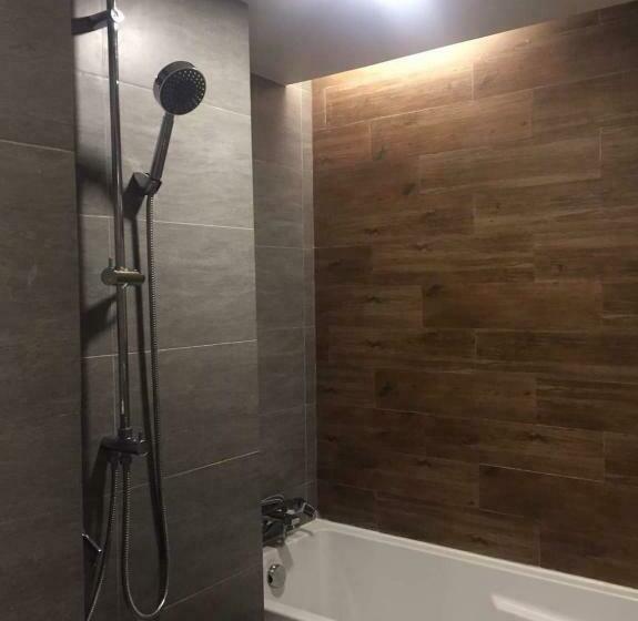 带1个卧室的带阳台的公寓, Madera Residence Sriracha