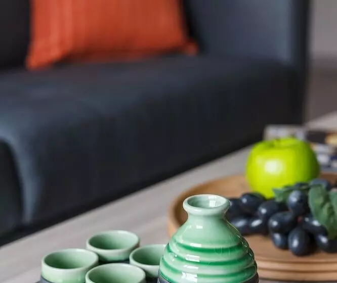 スタンダードスタジオ, Madera Residence Sriracha