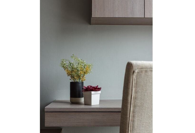 带1个卧室的带阳台的公寓, Madera Residence Sriracha