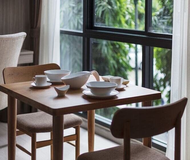 带阳台套房, Madera Residence Sriracha