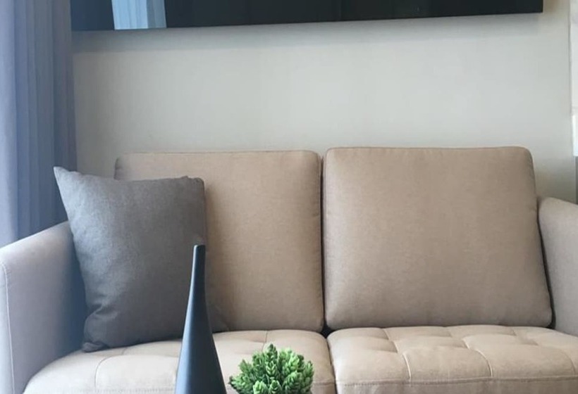 带阳台套房, Madera Residence Sriracha