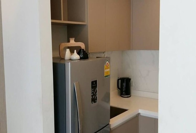 带阳台套房, Madera Residence Sriracha