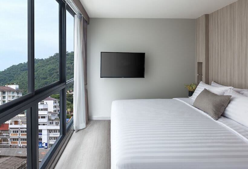 带阳台套房, Madera Residence Sriracha