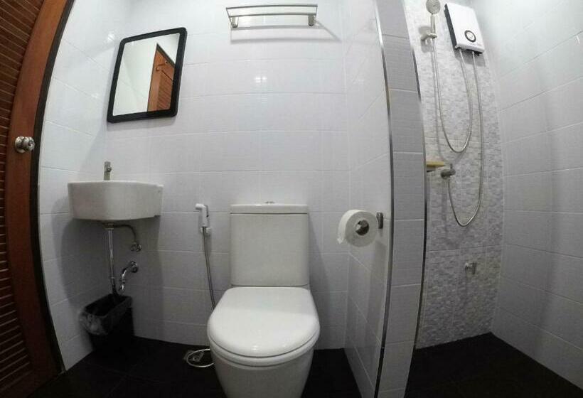 اتاق استاندارد, The Ghee House