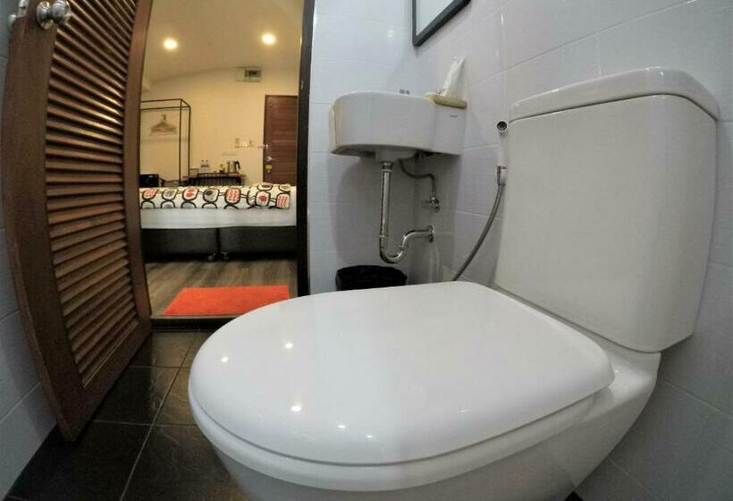 اتاق استاندارد, The Ghee House