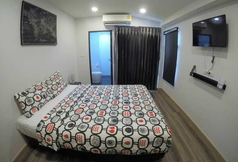 اتاق استاندارد, The Ghee House