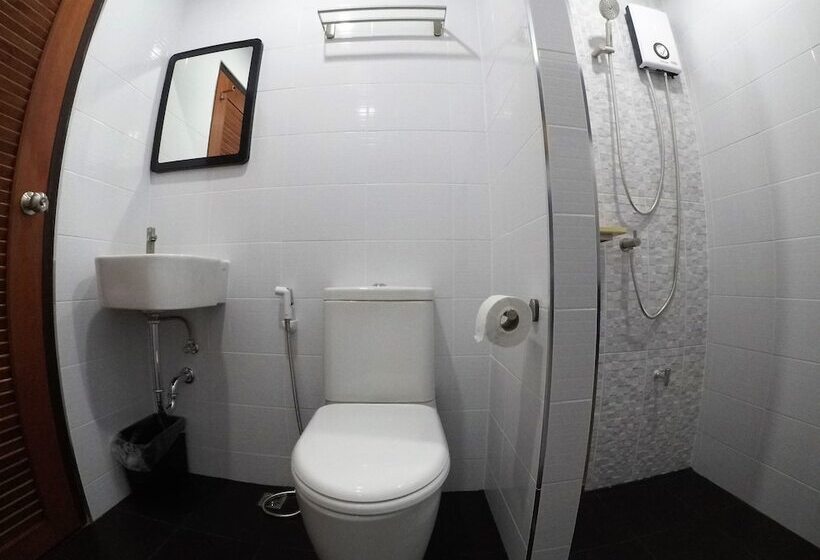 اتاق استاندارد, The Ghee House