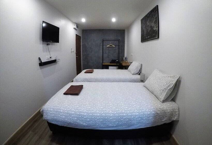 اتاق استاندارد, The Ghee House