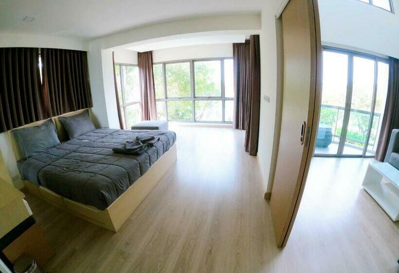 Suite Lit King, Sonrisa Srirachaที่พักติดทะเล