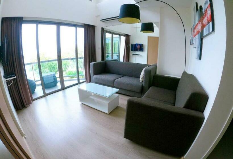 Suite Lit King, Sonrisa Srirachaที่พักติดทะเล