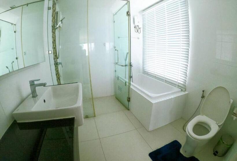 Suite Lit King, Sonrisa Srirachaที่พักติดทะเล