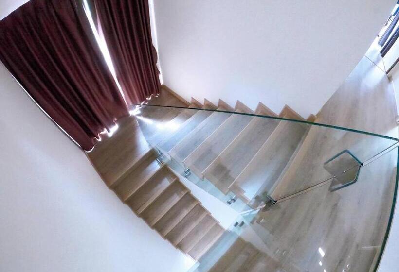 Suite Lit King, Sonrisa Srirachaที่พักติดทะเล