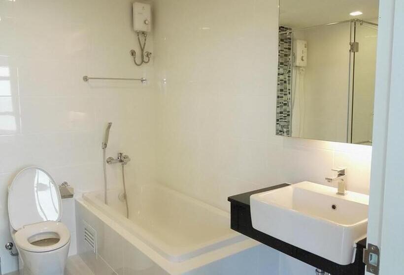 Chambre Standard Lit King Size, Sonrisa Srirachaที่พักติดทะเล