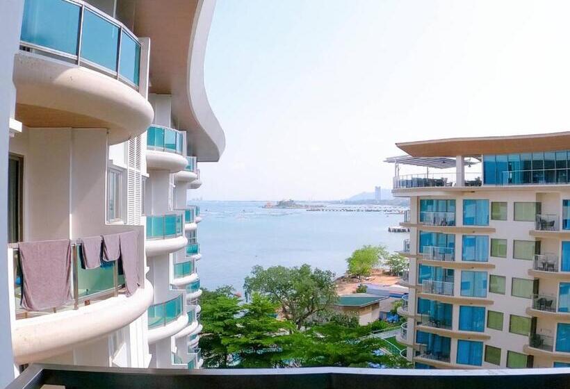 Chambre Familiale Vue Mer, Sonrisa Srirachaที่พักติดทะเล