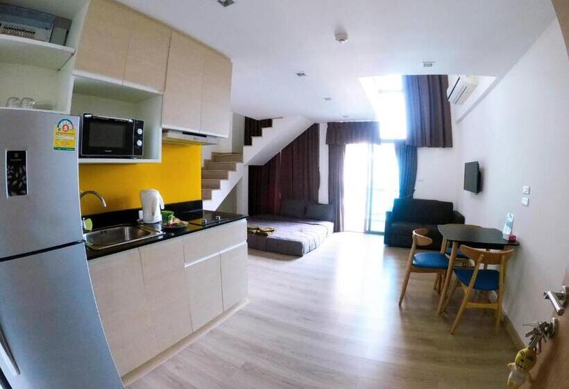 Chambre Familiale Vue Mer, Sonrisa Srirachaที่พักติดทะเล